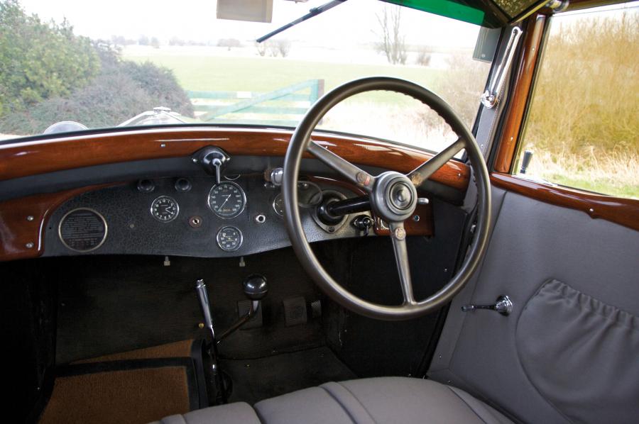  Lancia Astura Limousine 1932 года  (фото 3 из 17)